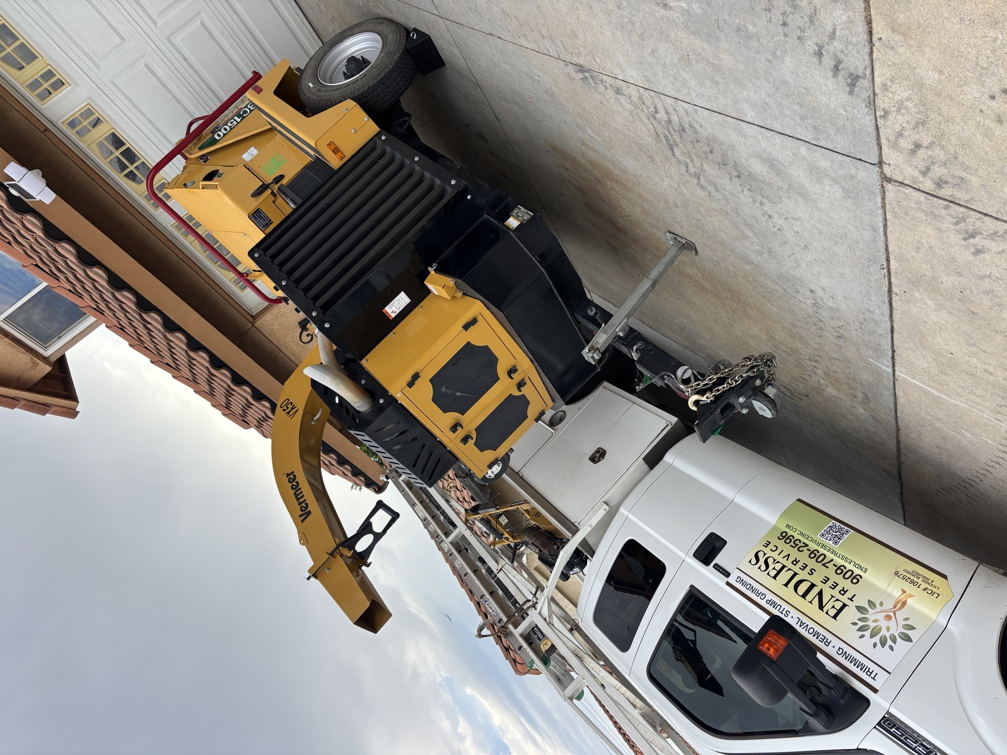 Commercial Vermeer BC1500 Wood Chipper & Fleet Truck